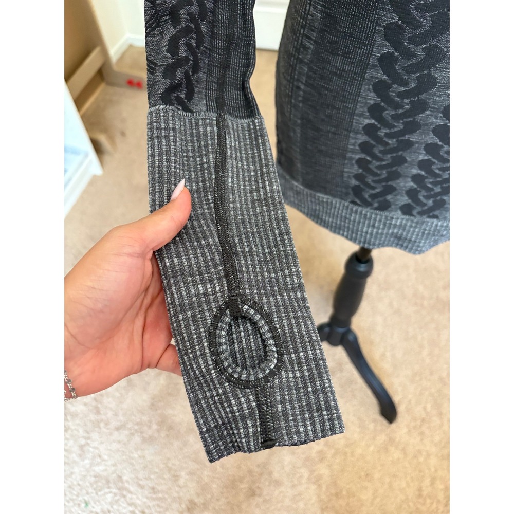 Lululemon Rest Less Pullover Gray Black Geometric Knit Long Sleeve Top Size 10 - Picture 3 of 5